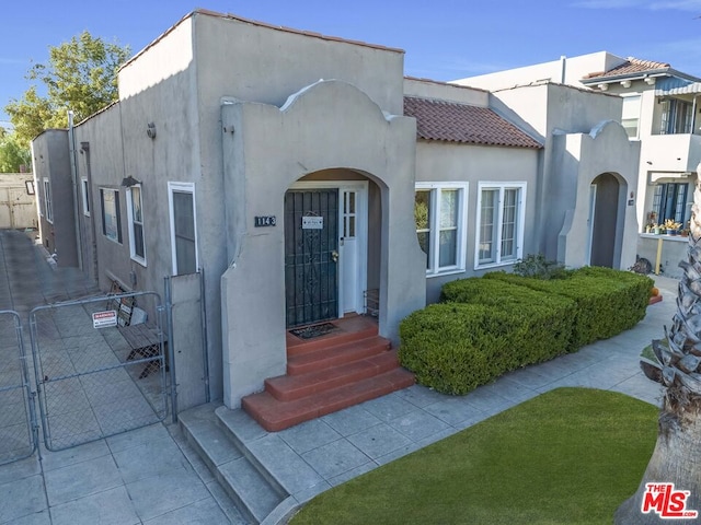 view of mediterranean / spanish-style home