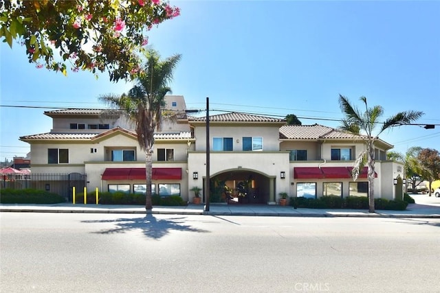 view of front of property with stucco siding