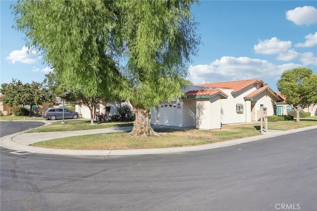 view of front of house with a front yard