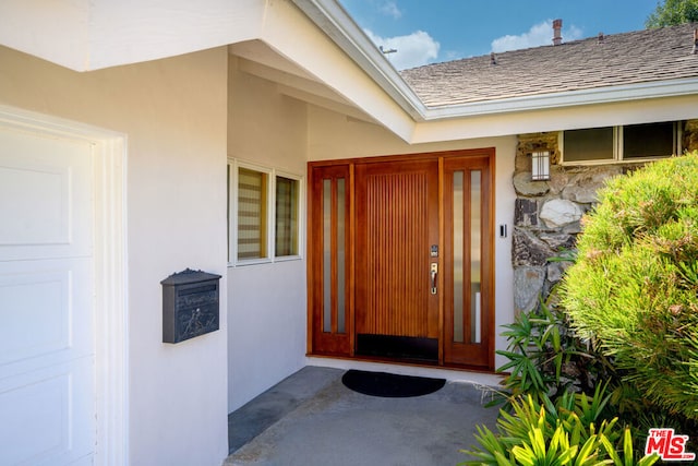 view of property entrance