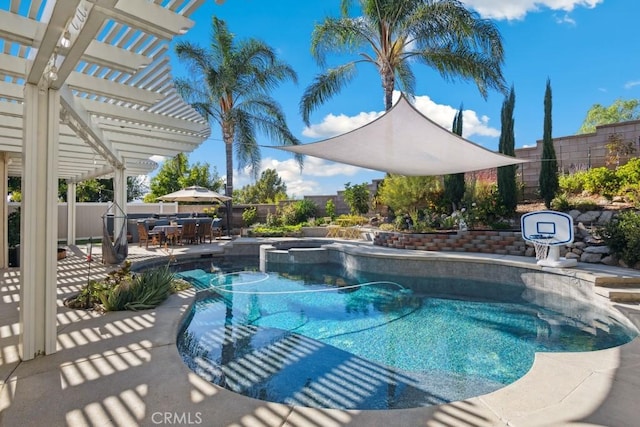 view of pool featuring an in ground hot tub, a pergola, and a patio