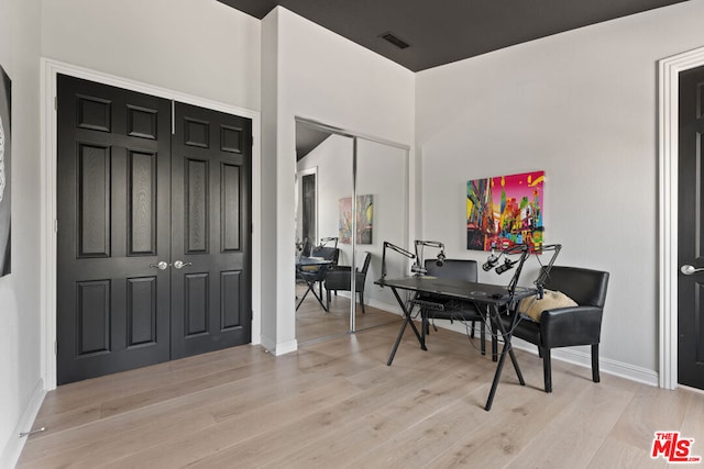 foyer entrance featuring light wood-type flooring