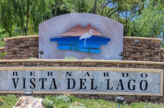 view of community / neighborhood sign