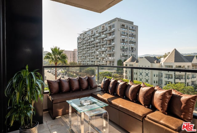 balcony featuring outdoor lounge area