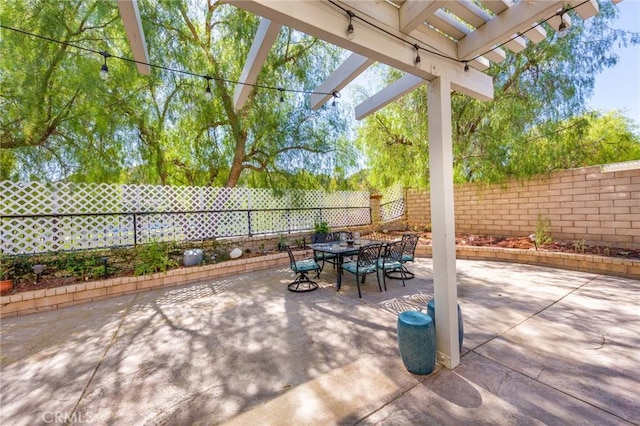 view of patio featuring a pergola