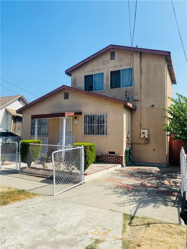 view of front of property