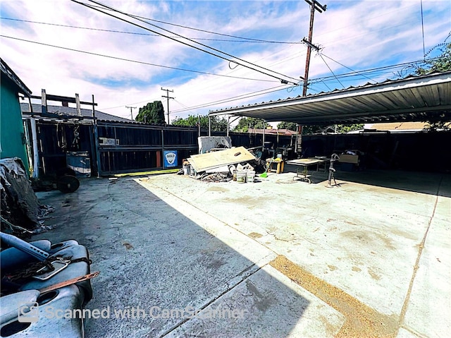 view of yard featuring a patio