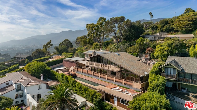 bird's eye view with a mountain view