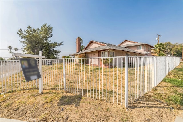 exterior space featuring a front yard