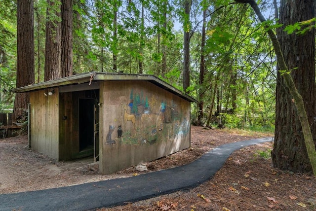 view of outdoor structure