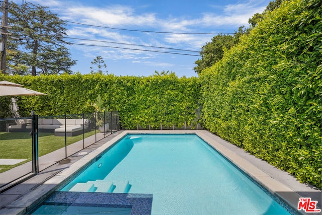 view of swimming pool