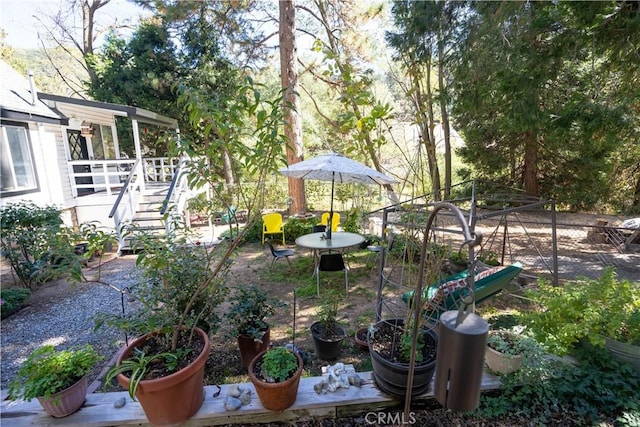 507 Valley Dr, Crestline, CA 92325 - view of yard with a garden and fence
