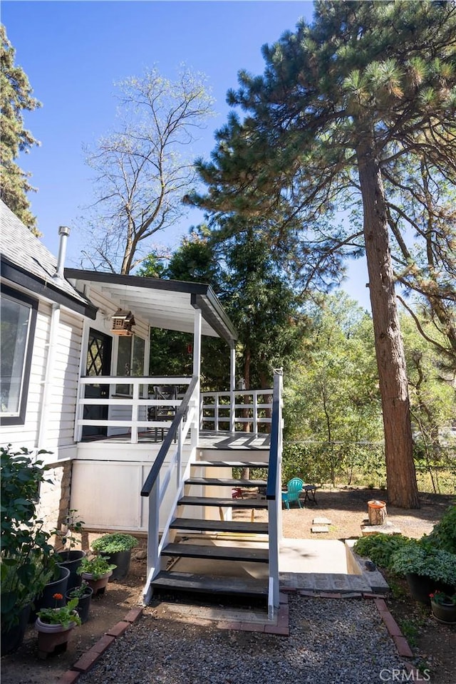 507 Valley Dr, Crestline, CA 92325 - wooden terrace featuring stairway