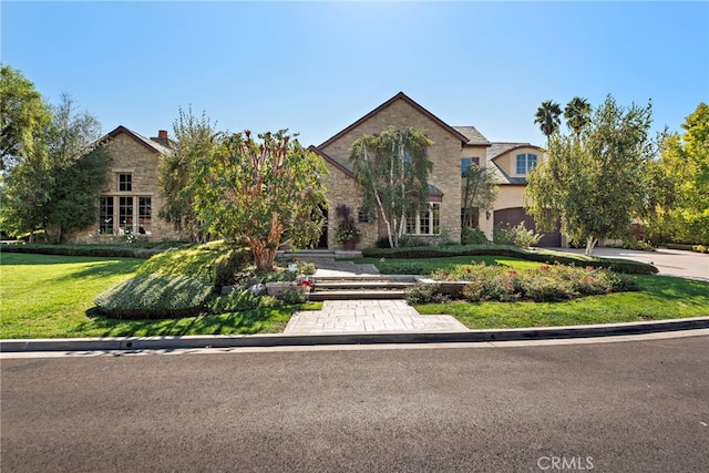 view of front of house featuring a front yard