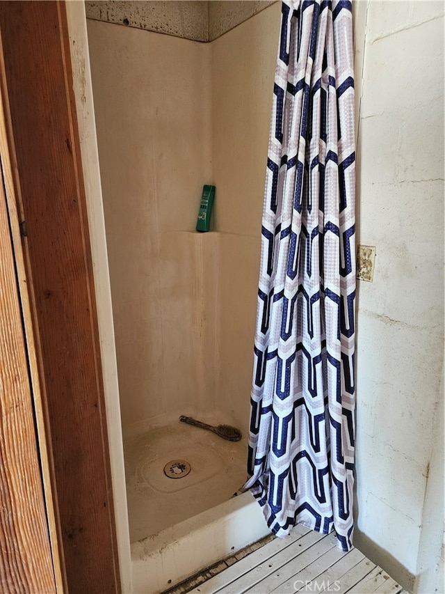 bathroom with walk in shower