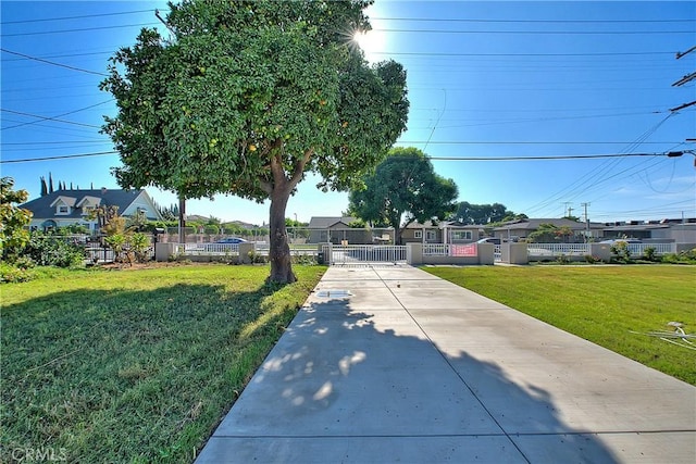 exterior space featuring a front yard