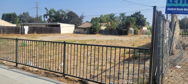 Listing photo 2 for 13724 Garfield Ave, Paramount CA 90723