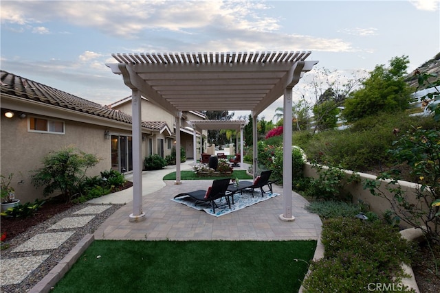 view of patio featuring a pergola