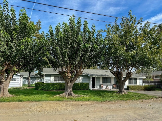 view of front of house with a front lawn