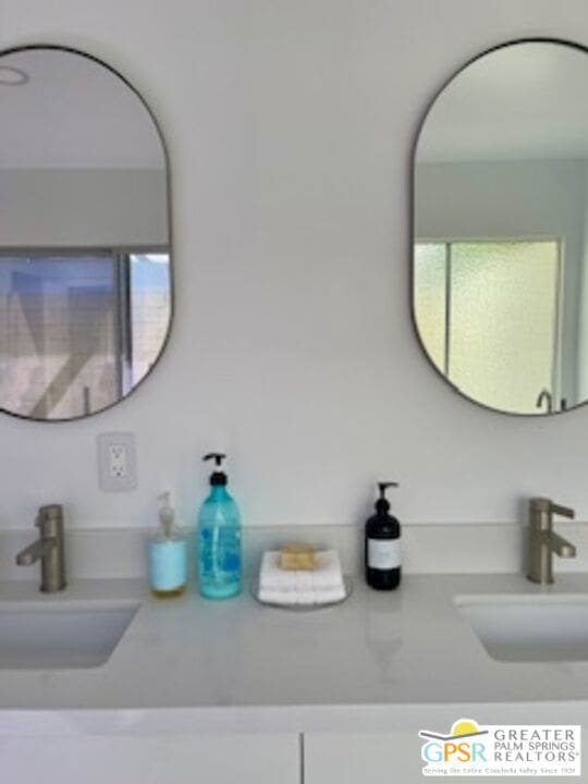 bathroom featuring sink