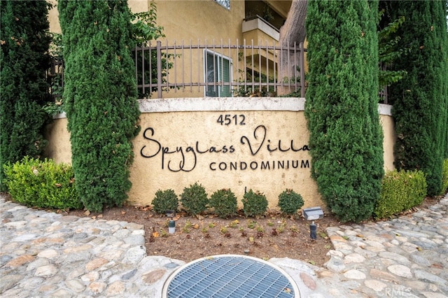 view of community / neighborhood sign