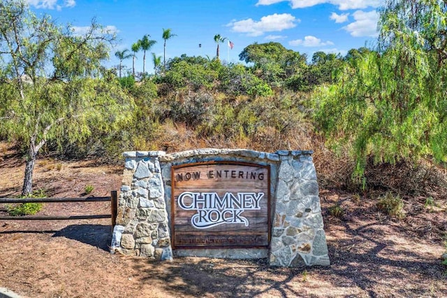 view of community / neighborhood sign