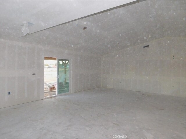 empty room featuring concrete flooring