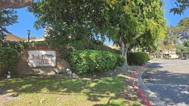 exterior space featuring a lawn