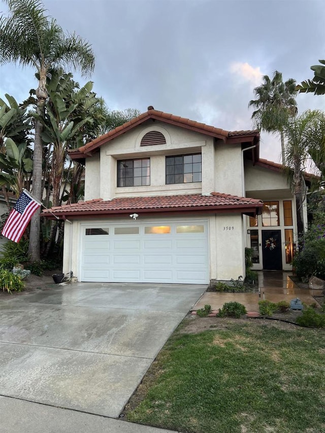 view of front facade featuring a garage