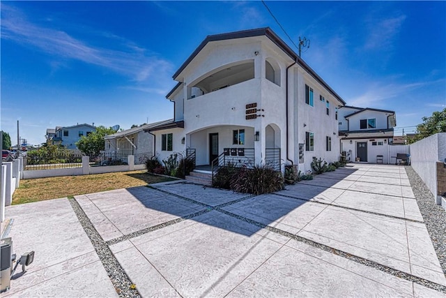 view of front of property with covered porch