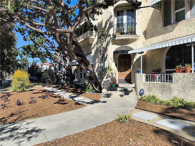 view of front of property