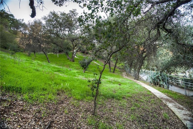 view of yard featuring a water view