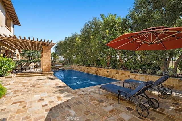 view of pool featuring a pergola, a patio area, and pool water feature