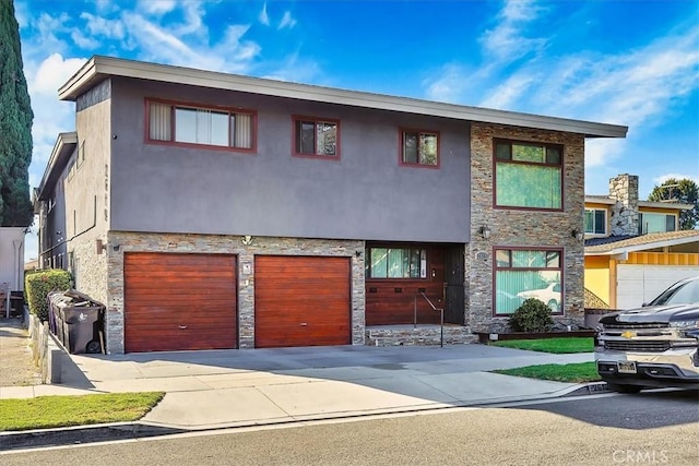 view of front of house featuring a garage