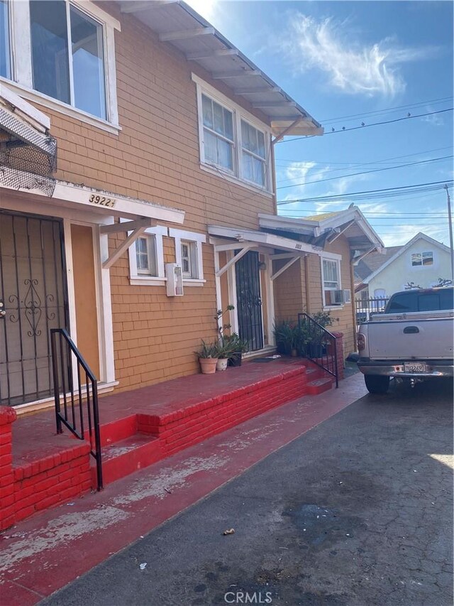 3918 Wisconsin Pl, Los Angeles, CA 90037 - photo 17