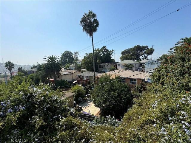4812 E Seldner Ave, Los Angeles, CA 90032 - view of yard featuring a residential view