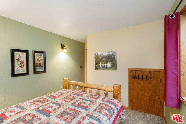 bedroom featuring carpet floors