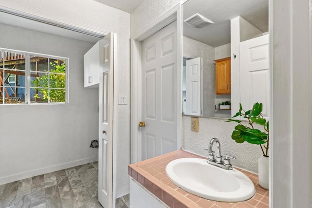 bathroom with sink