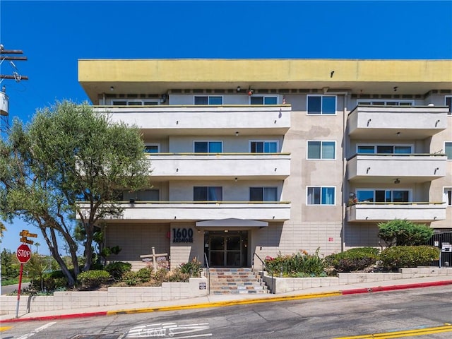 1600 Ardmore Ave Unit 320, Hermosa Beach, CA 90254 - view of apartment building / complex