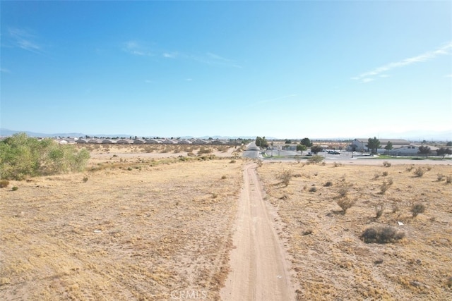 Listing photo 3 for 22 Holly Rd, Adelanto CA 92301