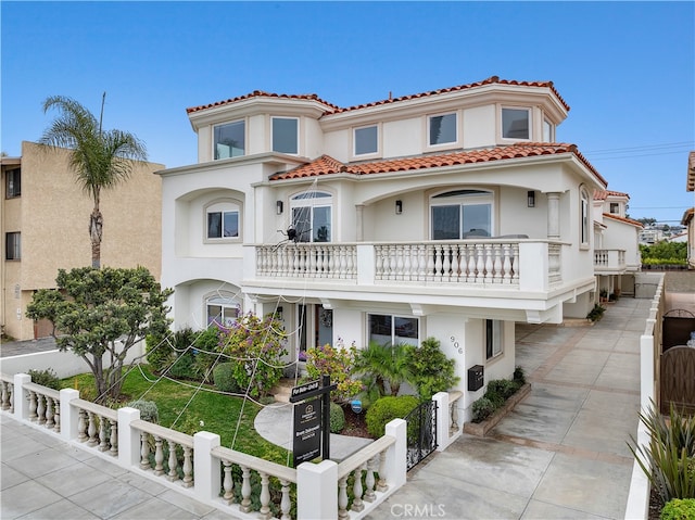 view of mediterranean / spanish-style home