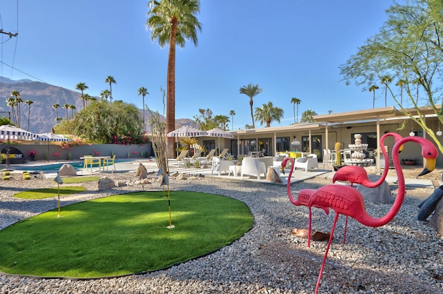 view of yard featuring a patio