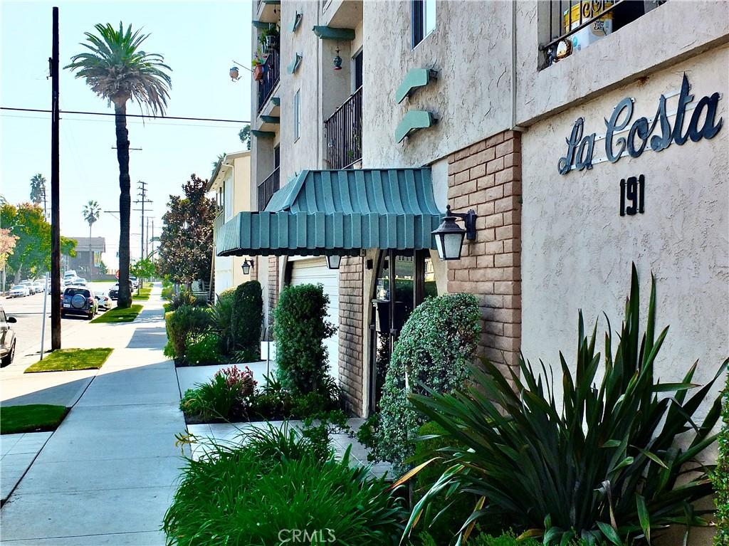 exterior space featuring stucco siding