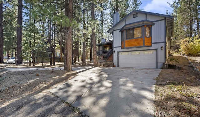 view of front facade featuring a garage