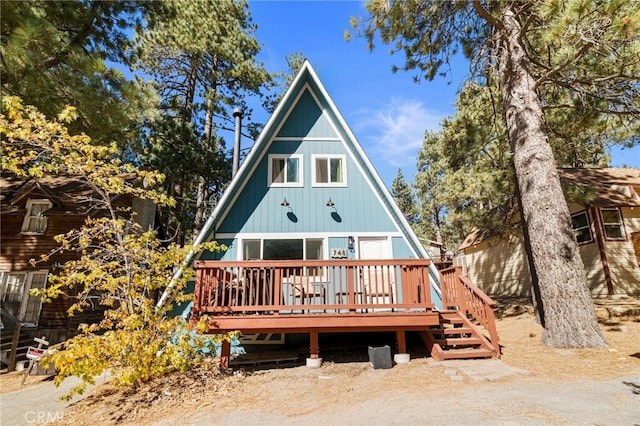 view of front of home featuring a wooden deck