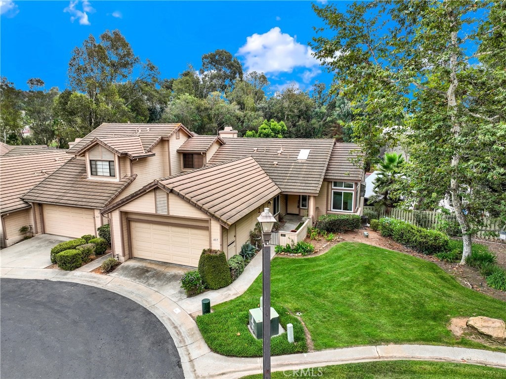 view of front of house with a front yard