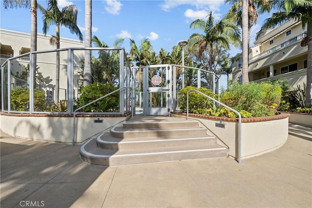4344 Tradewinds Dr, Oxnard, CA 93035 - view of home's community with a gate