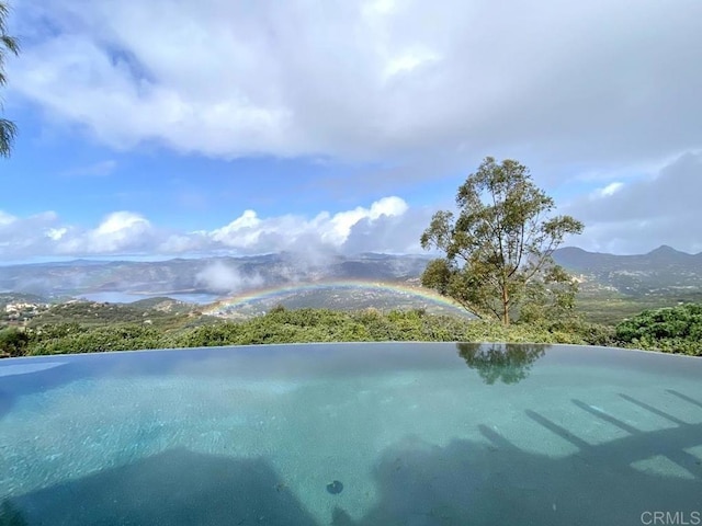 water view featuring a mountain view