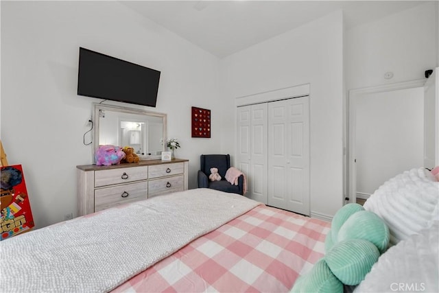 bedroom featuring a closet