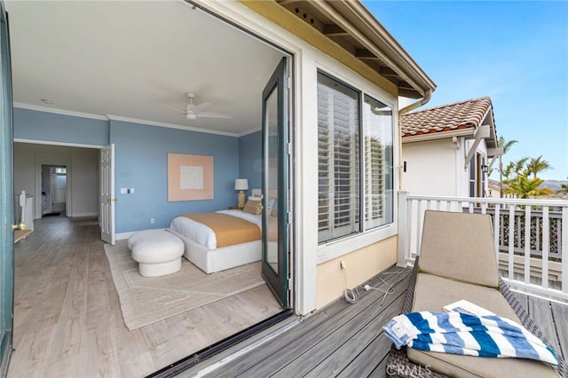 balcony featuring a ceiling fan